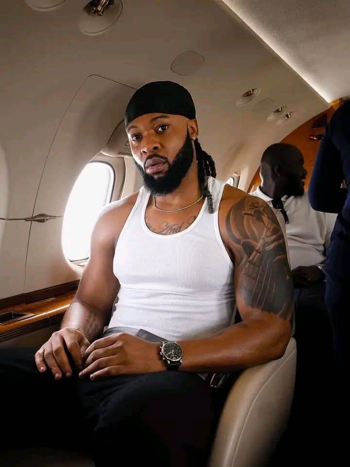 Nigerian celebrity singer,  Flavour Nabania reveals why he will be fuckk up.
