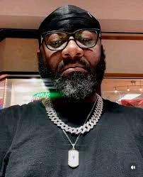 Drama as Rapper 2shotz blasts igbos.