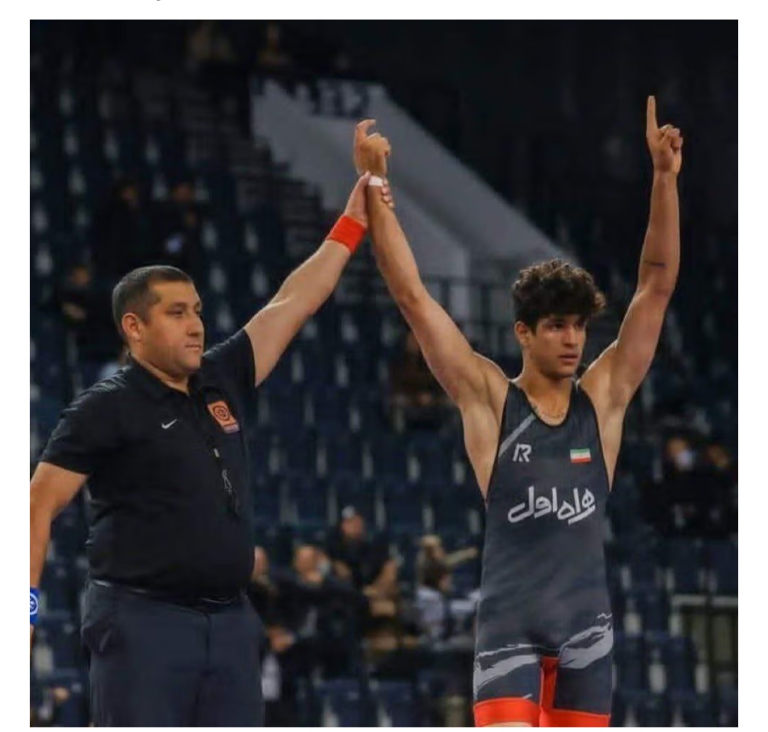 Panic as Iran hang teenage  champion wrestler.