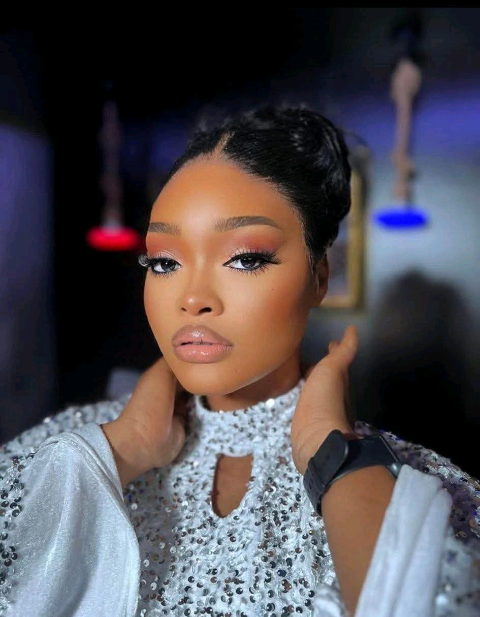 Sad: Nigerian woman  crush to death by moving Vehicle. 